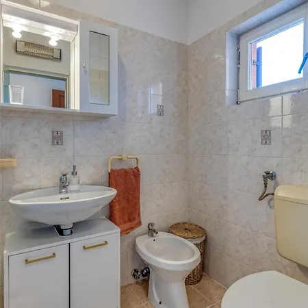 Nino 255 Apartment *