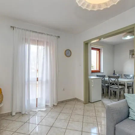 Apartment Nino 255 *